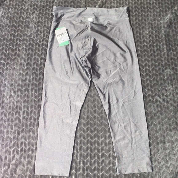 Lot of 5 pair of Leggings.  Size Large. - Picture 10 of 15